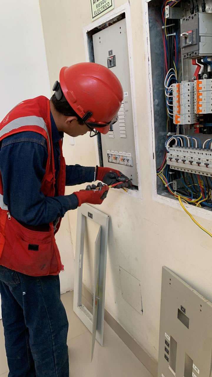 galeria montaje y mantenimiento de tableros electricos 11